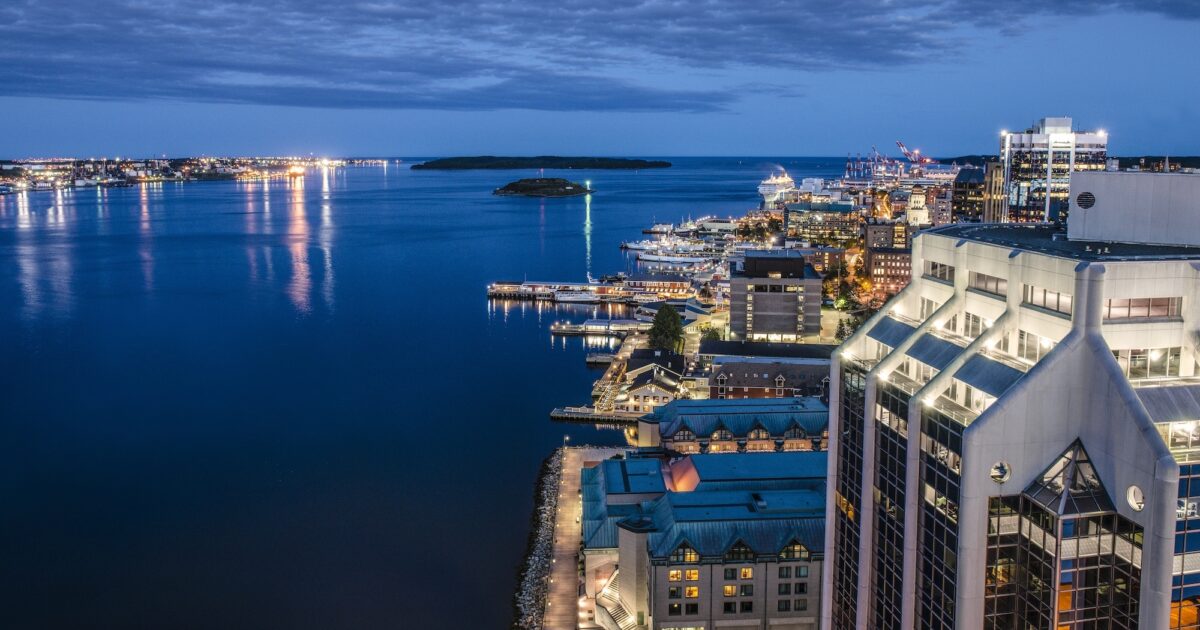 Фо найт. Галифакс город в Канаде. Галифакс новая Шотландия Канада. Halifax, Nova Scotia, Канада. Порт Галифакс Канада.